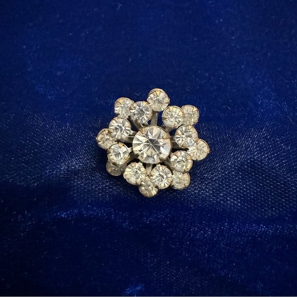 Vintage Jewelry - Vintage Starburst Rhinestone Brooch Pin Silver Tone